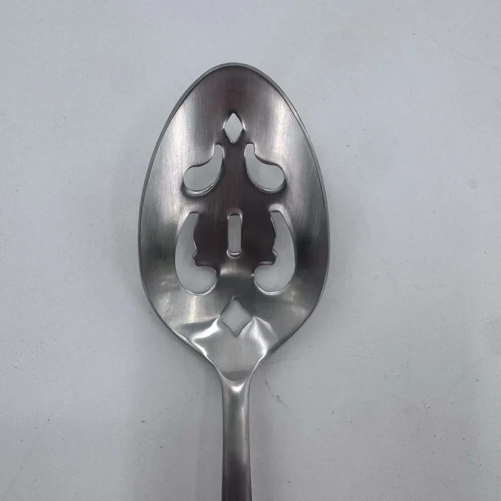 PIERCED SERVING SPOON! Vintage WALLACE 18/10 BENTLEY EXC Fast Shipping